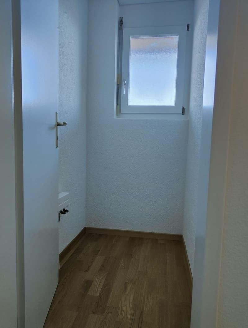 Nachmieter gesucht per 1. Dezember 2026 Miete: CHF 1660 inkl. Nebenkosten und Autounterstand (2)