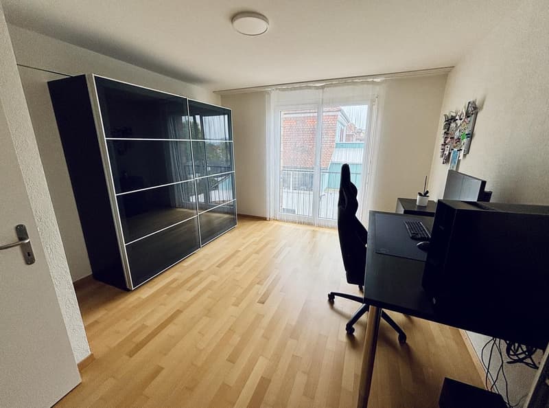 Möbliertes Zimmer mit eigenem Bad in Rheinfelden AG  ideal für Wochenaufenthalter / Furnished room with private bathroom in Rheinfelden AG  ideal for weekday professionals / commuters (3)