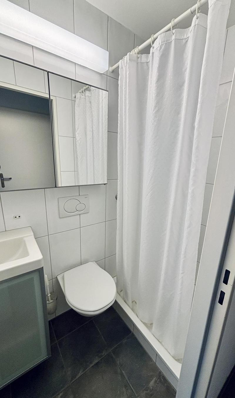 Möbliertes Zimmer mit eigenem Bad in Rheinfelden AG  ideal für Wochenaufenthalter / Furnished room with private bathroom in Rheinfelden AG  ideal for weekday professionals / commuters (5)