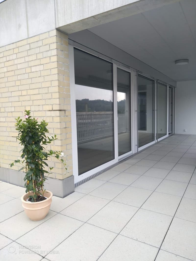 Traumhafte 3.5-Zimmer-Attikawohnung mit grosser Loggia & Terrasse direkt am Bahnhof in Suhr (8)