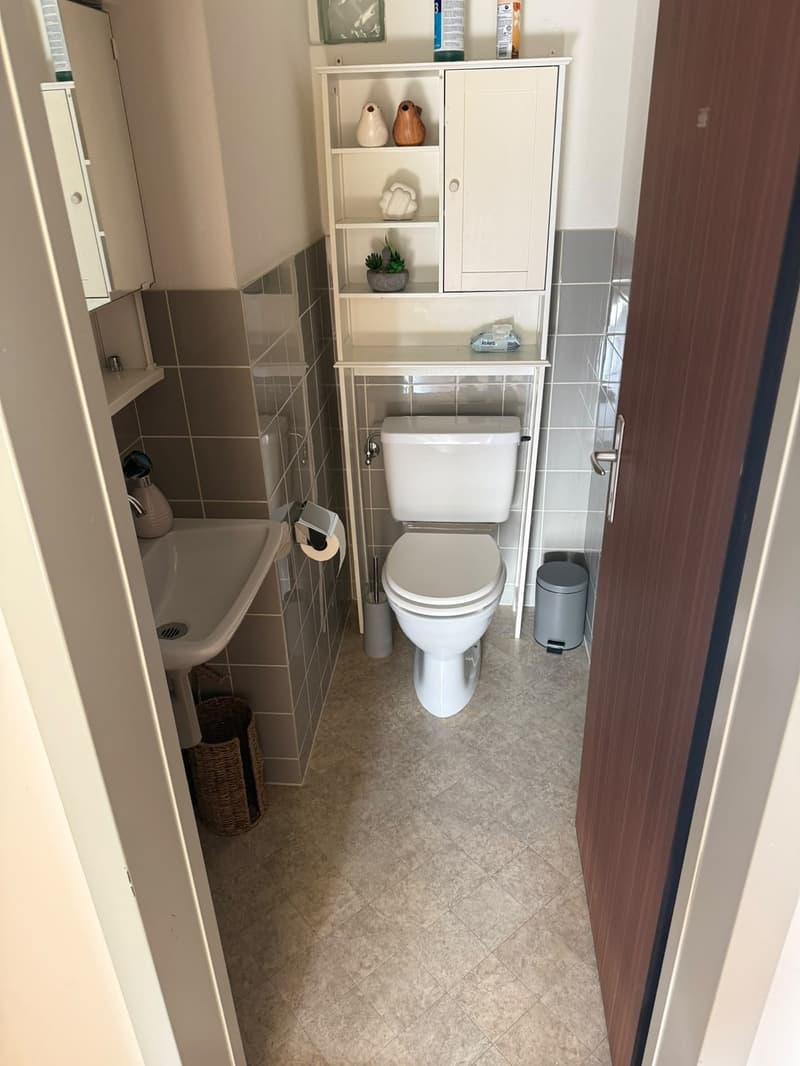 Grosszügige 4½-Zimmer-Wohnung mit Balkon im Herzen von Neuhausen am Rheinfall (7)