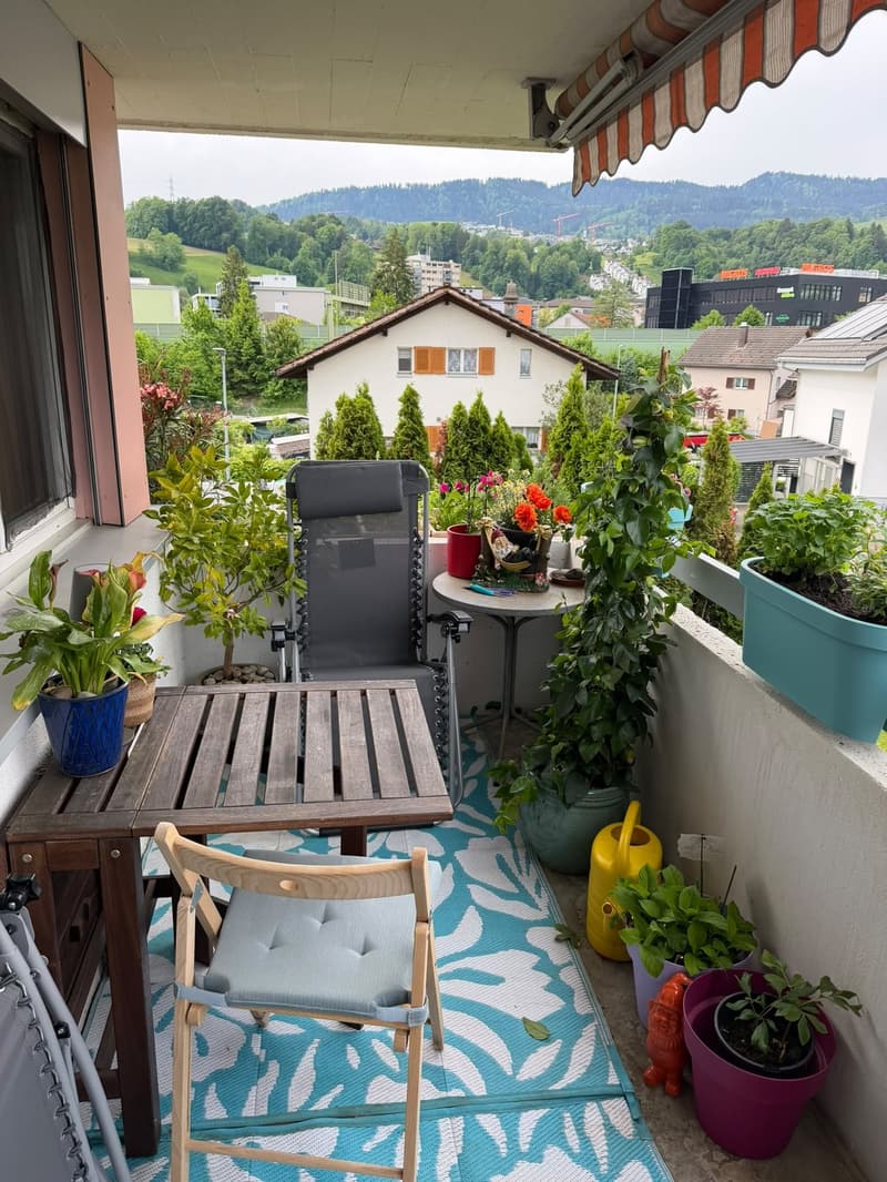 Grosses WG-Zimmer mit Balkon in Wollerau (4)