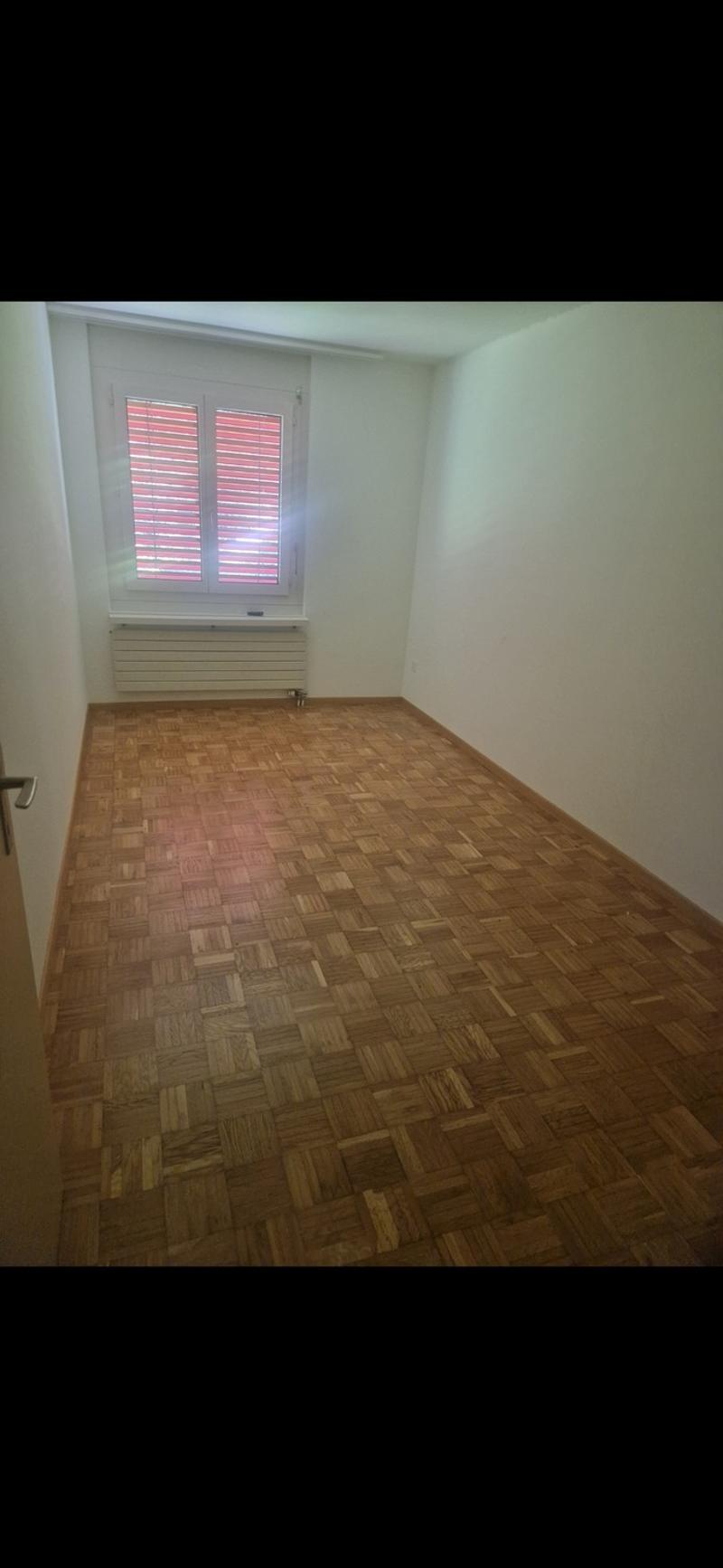 Schönes Zimmer zu vermieten (3)