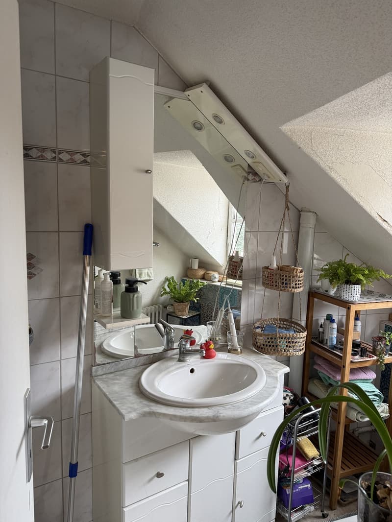Charmante kleine 4-Zimmerwohnung (Altbau) (7)