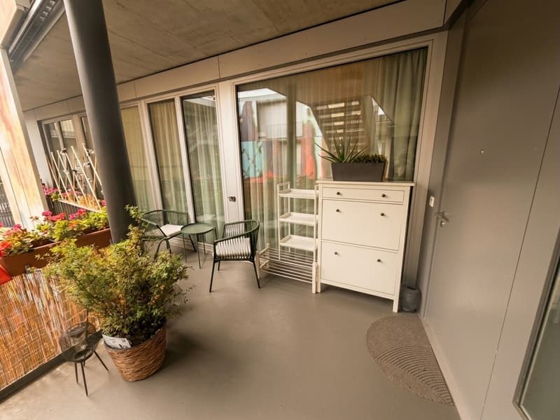 Traumhafte, moderne 3.5-Zimmer-Wohnung mit beheiztem Wintergarten & Balkon in bester Lage (12)