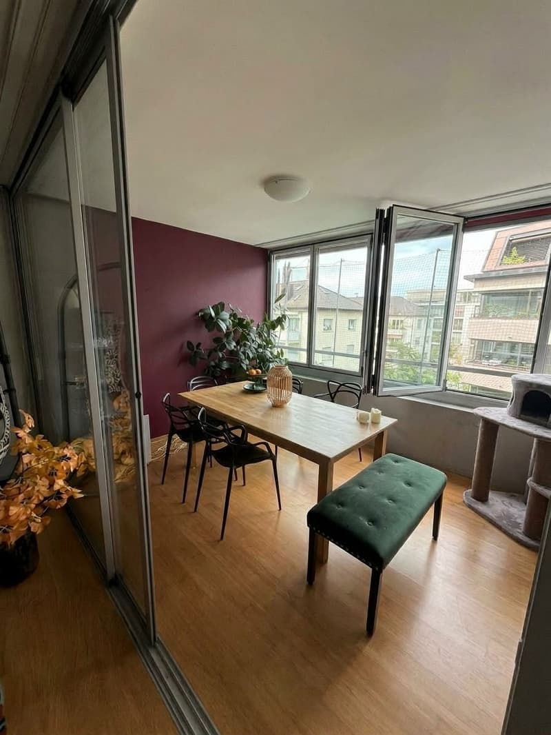Traumhafte, moderne 3.5-Zimmer-Wohnung mit beheiztem Wintergarten & Balkon in bester Lage (2)