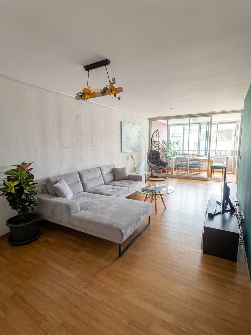 Traumhafte, moderne 3.5-Zimmer-Wohnung mit beheiztem Wintergarten & Balkon in bester Lage (1)
