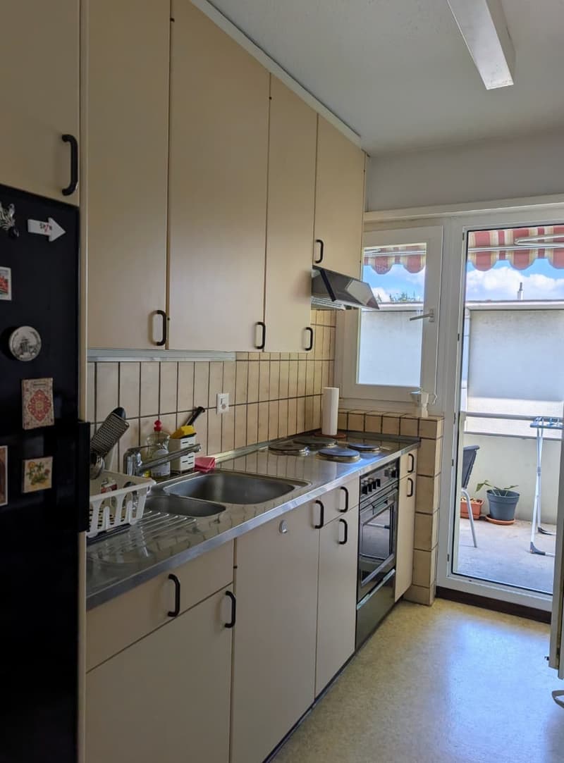 Bright 2-Room Apartment (57 m²) with Balcony in Dübendorf  Excellent Public Transport Connections (3)