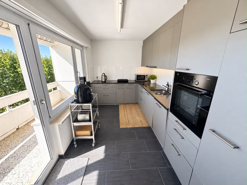 Helle, ruhige 3\.5\-Zimmer\-Wohnung möbliert, ideal für 2er\-WG ab sofort verfügbar (4)