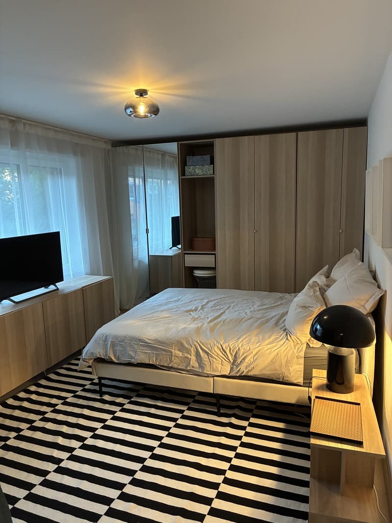 Neu möbliertes Studio - zentral in Kreis 6 (1)