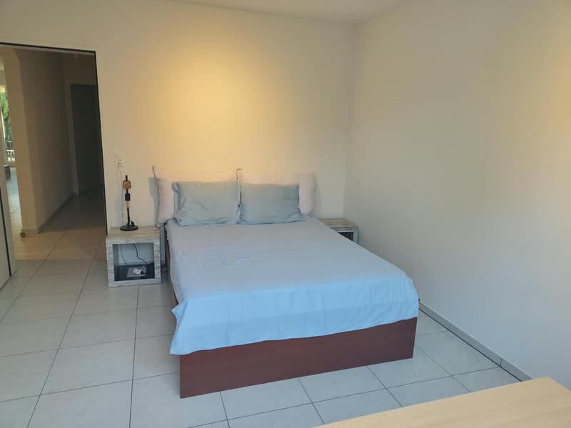 Room with own bathroom/Zimmer mit eigenem Bad (2)
