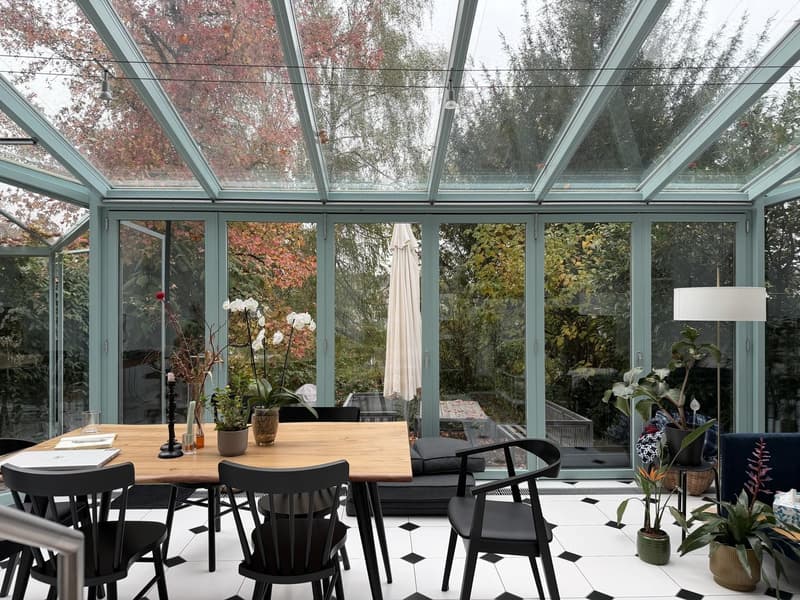 Lichtdurchflutete Altbau-Oase mit Wintergarten und Sitzplatz (3)