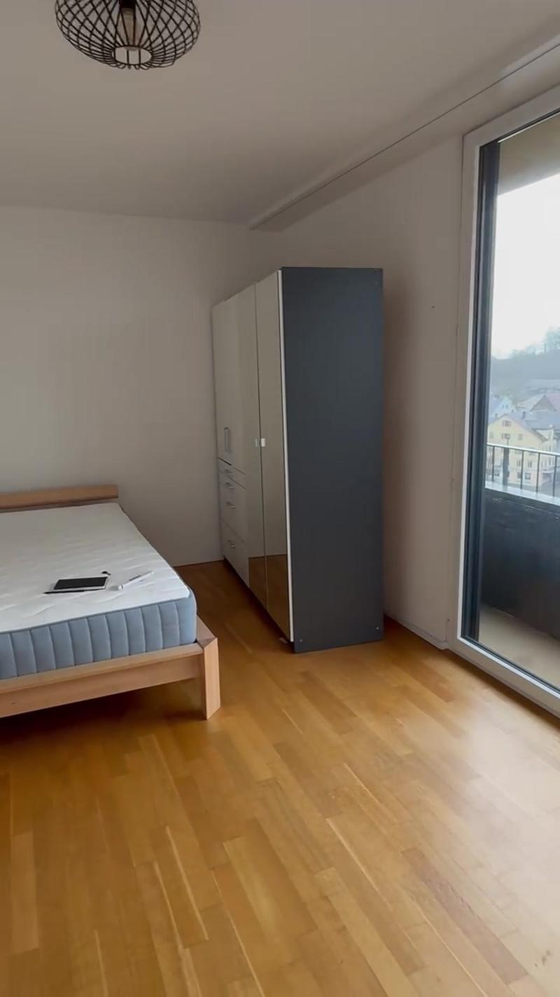 Befristet: Möbliertes WG-Zimmer mit eigenem Bad und Tiefgaragenplatz  November bis Januar (5)