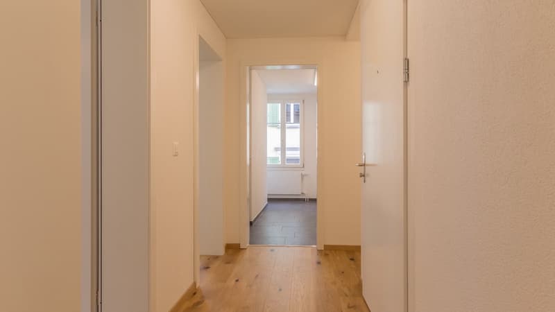 Großes, helles Zimmer in Studenten-WG zentral gelegen (3)