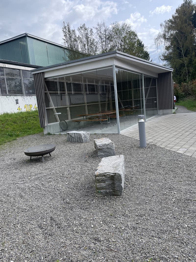 Moderne 2.5-Zimmer-Dachwohnung mit Terrasse in Fahrwangen (13)