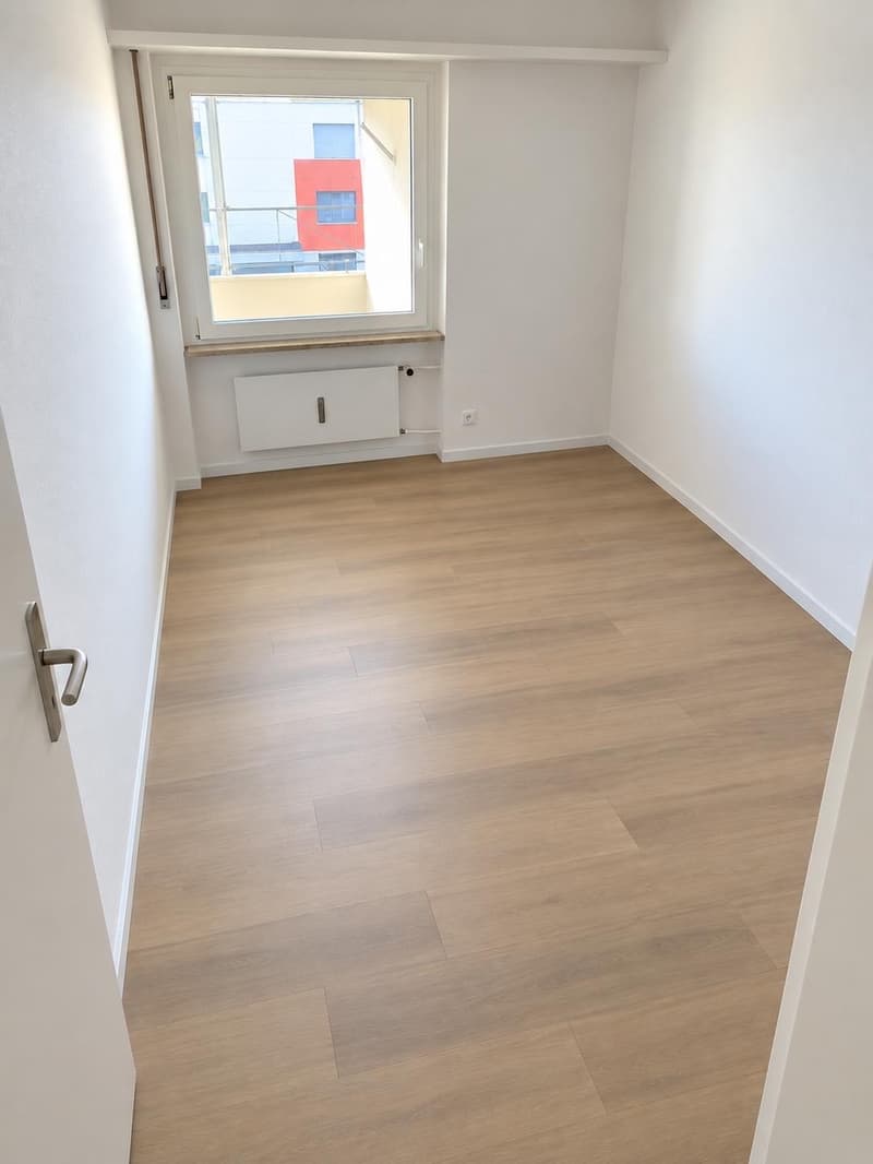 Helle, frisch renovierte 4-Zimmer-Wohnung inkl. Balkon und Parkplatz (4)
