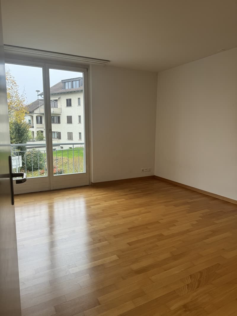 Sonnige 3.5-Zimmer-Wohnung in Meilen mit Wintergarten, Cheminée und Garage alles inklusive! (9)