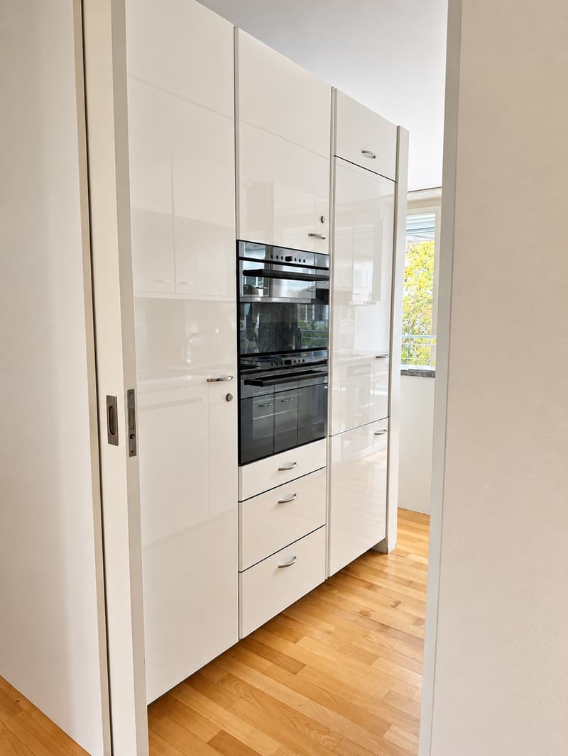 Sonnige 3.5-Zimmer-Wohnung in Meilen mit Wintergarten, Cheminée und Garage alles inklusive! (5)