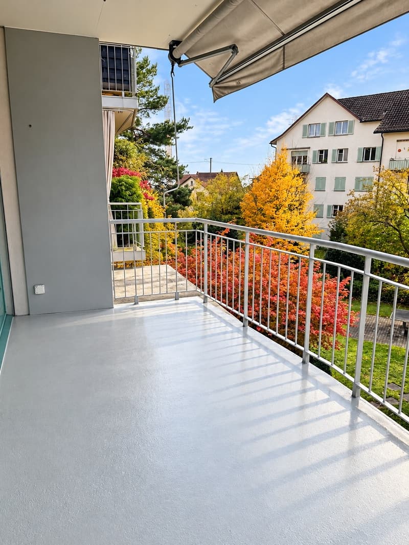 Sonnige 3.5-Zimmer-Wohnung in Meilen mit Wintergarten, Cheminée und Garage alles inklusive! (12)