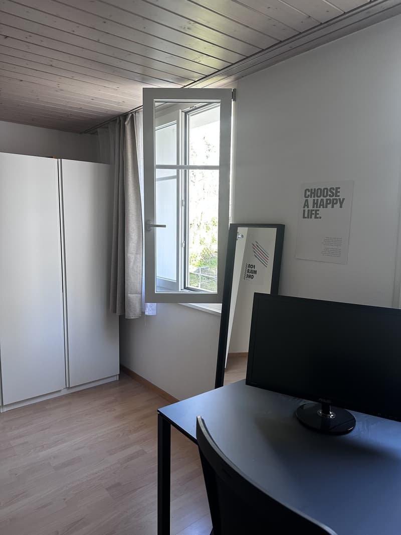 Möbliertes WG-Zimmer in St. Gallen zentrale Lage, Januar bis August (2)