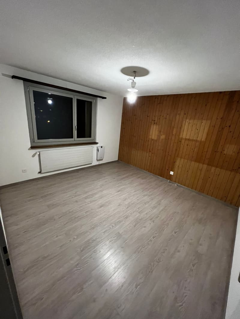 Attraktive 4.5-Zimmer-Wohnung mit grossem Balkon (2)