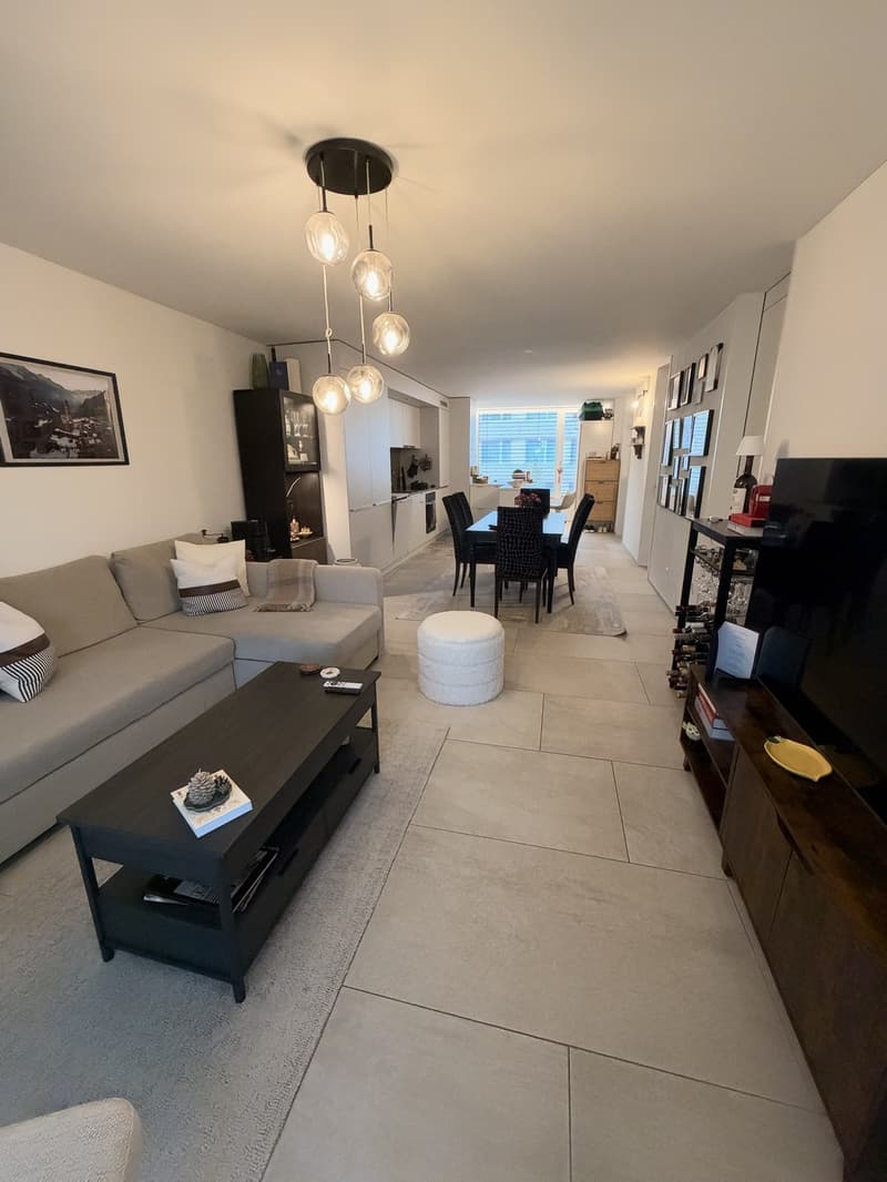Bright 3.5-room apartment with 19 m² covered terrace in Altstetten (5)