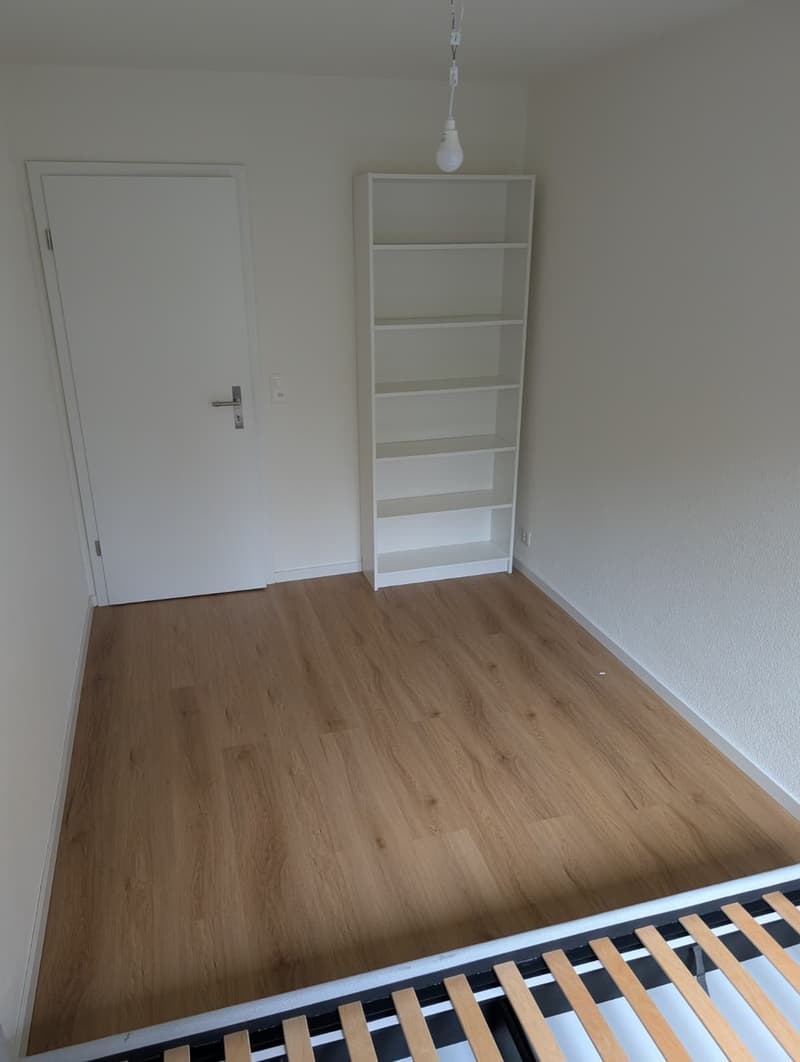 Kleines WG-Zimmer in 4er-WG // perfekte Anbindung (2)