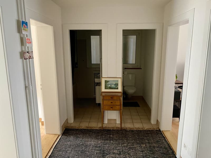 Chambre meublée à Fribourg à sous-louer en semaine / Möbliertes Zimmer in Fribourg unter der Woche zu vermieten (3)