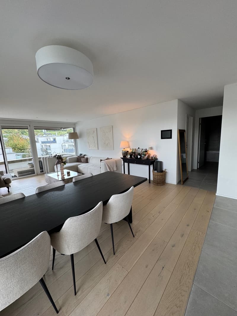 Helle 3.5-Zimmer-Neubauwohnung mit schönem Blick ins Grüne und Balkon (10)