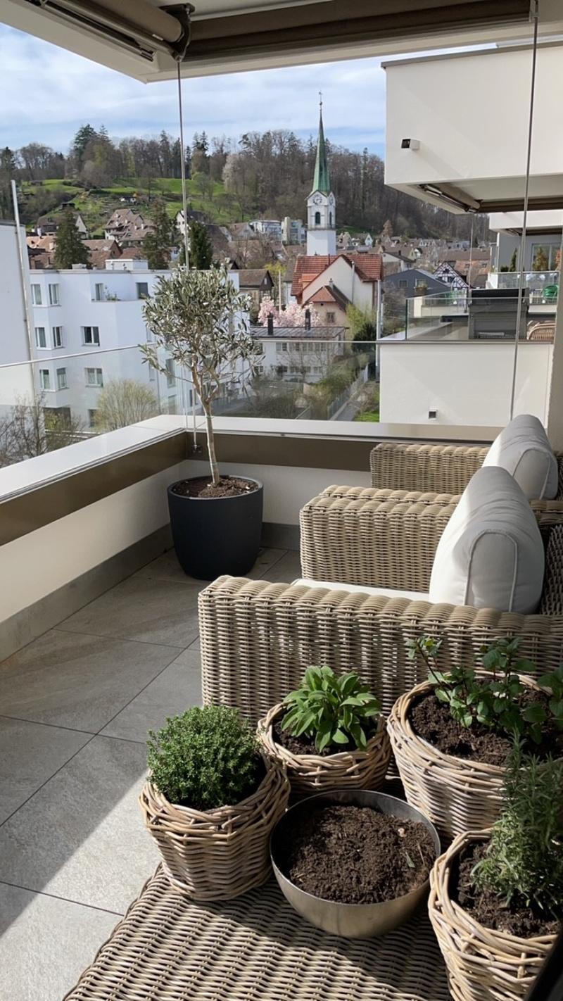 Helle 3.5-Zimmer-Neubauwohnung mit schönem Blick ins Grüne und Balkon (2)