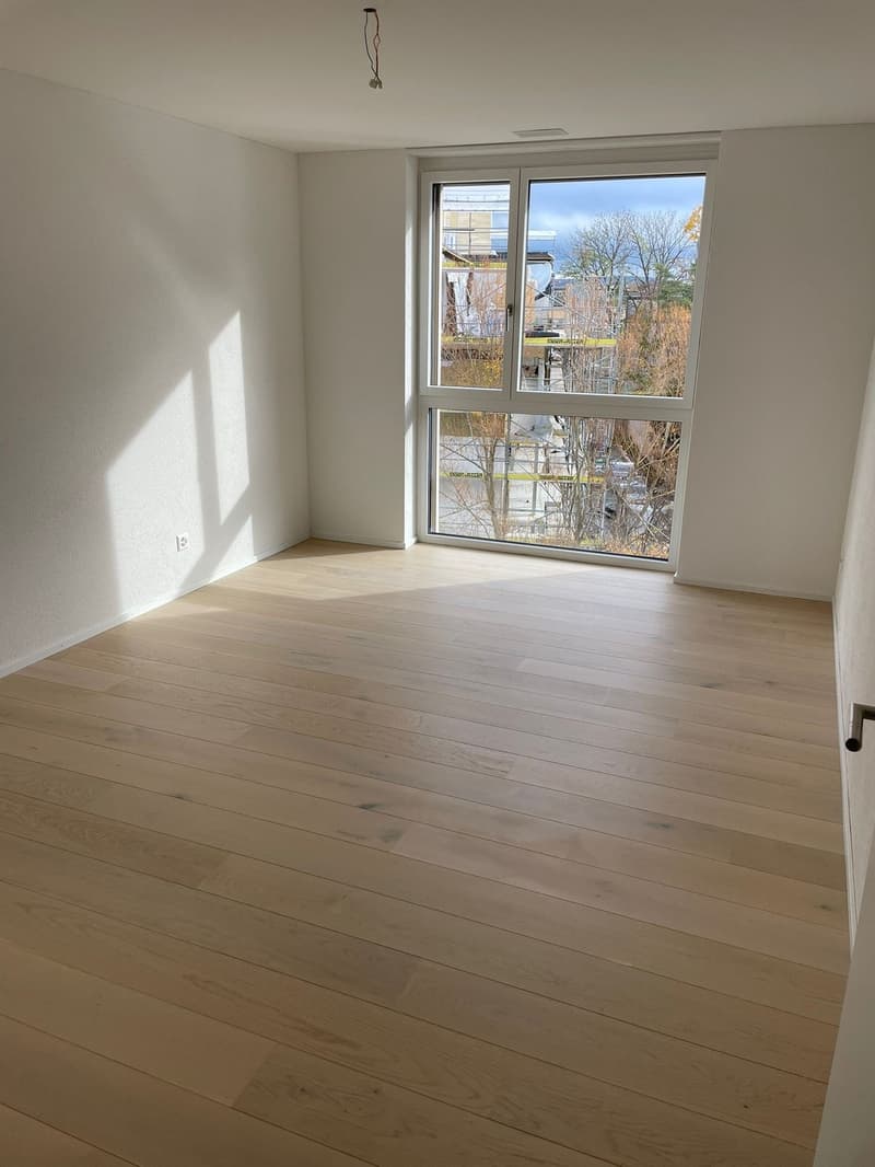 Helle 3.5-Zimmer-Neubauwohnung mit schönem Blick ins Grüne und Balkon (7)