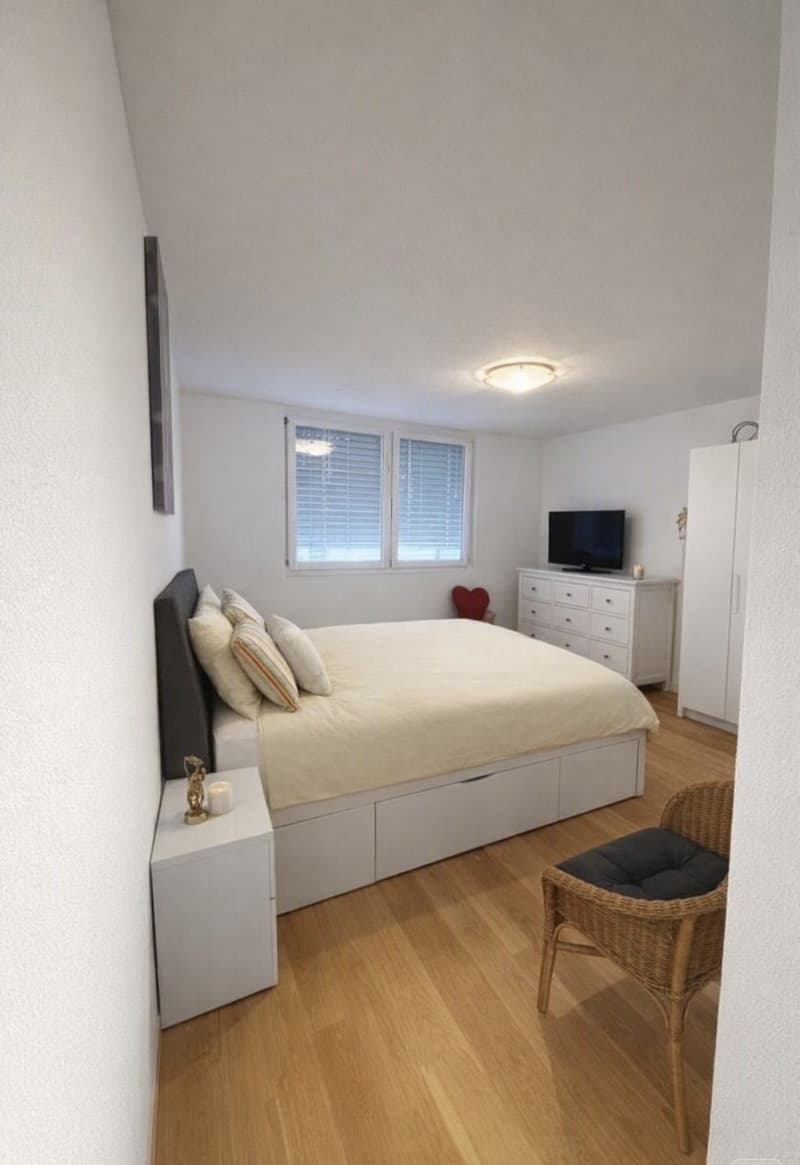 Helle 4.5-Zimmer-Wohnung mit schönem Terrassensitzplatz an ruhiger Lage (10)