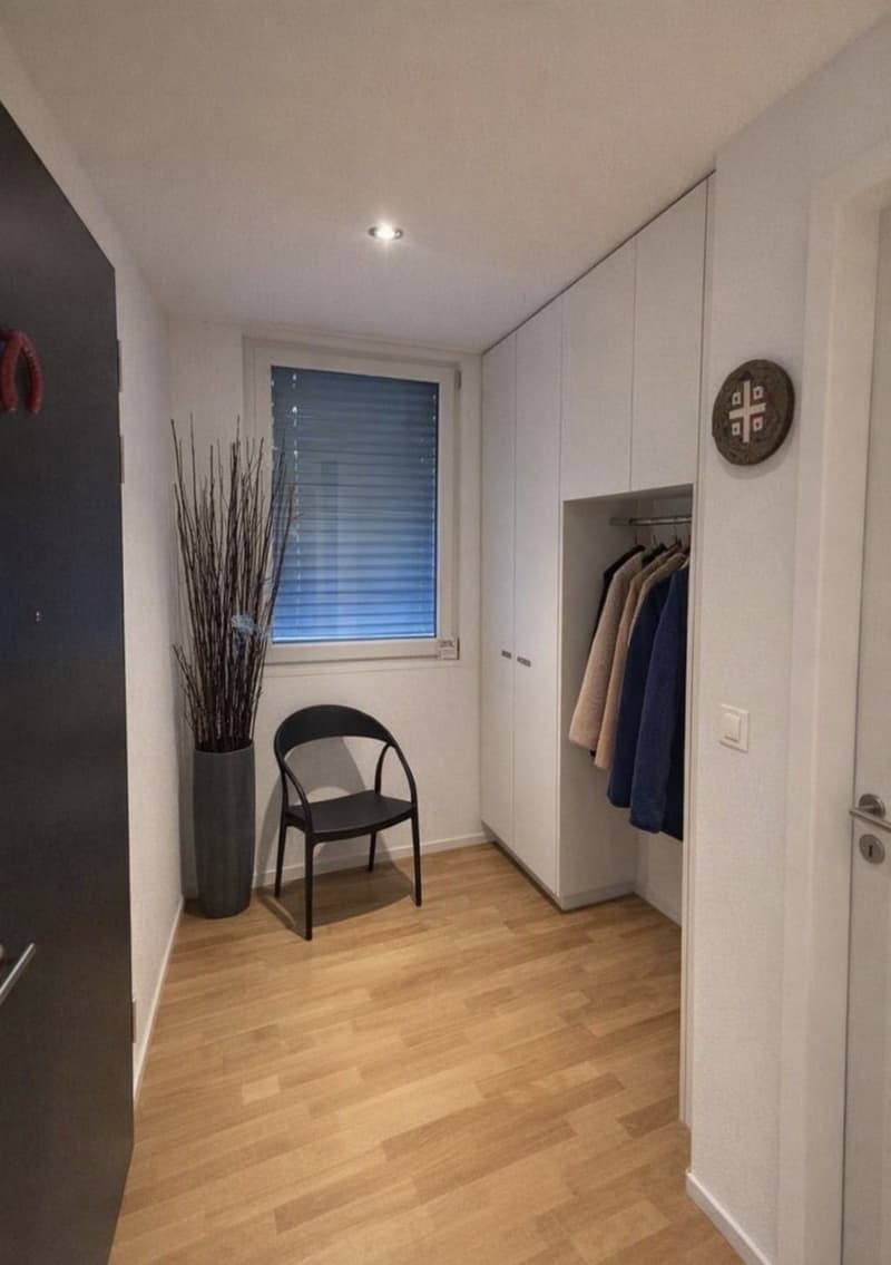 Helle 4.5-Zimmer-Wohnung mit schönem Terrassensitzplatz an ruhiger Lage (6)