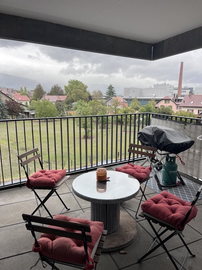 Magnifique 3.5 pièces avec grande terrasse, 2 salles de bains et parking - Orbe (Gruvatiez) (10)