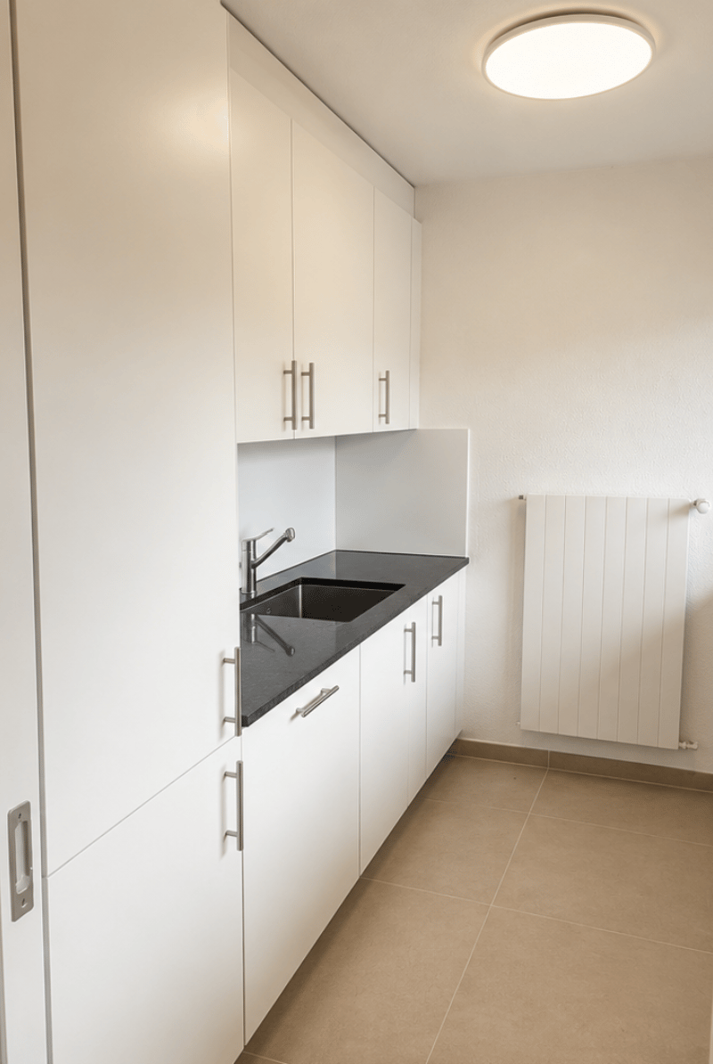 Helle, renovierte 3.5-Zimmer-Wohnung (80 m²) mit Balkon & Parkplatz in Aarau Rohr (4)