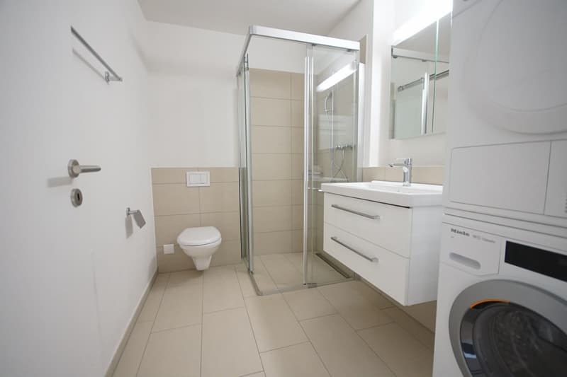 Moderne 2.5-Zimmer-Maisonette-Wohnung mit sonniger Südterrasse Nachmieter per 01.12.2026 gesucht (2)