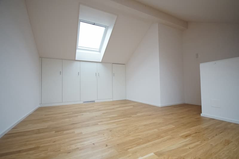 Moderne 2.5-Zimmer-Maisonette-Wohnung mit sonniger Südterrasse Nachmieter per 01.12.2026 gesucht (4)