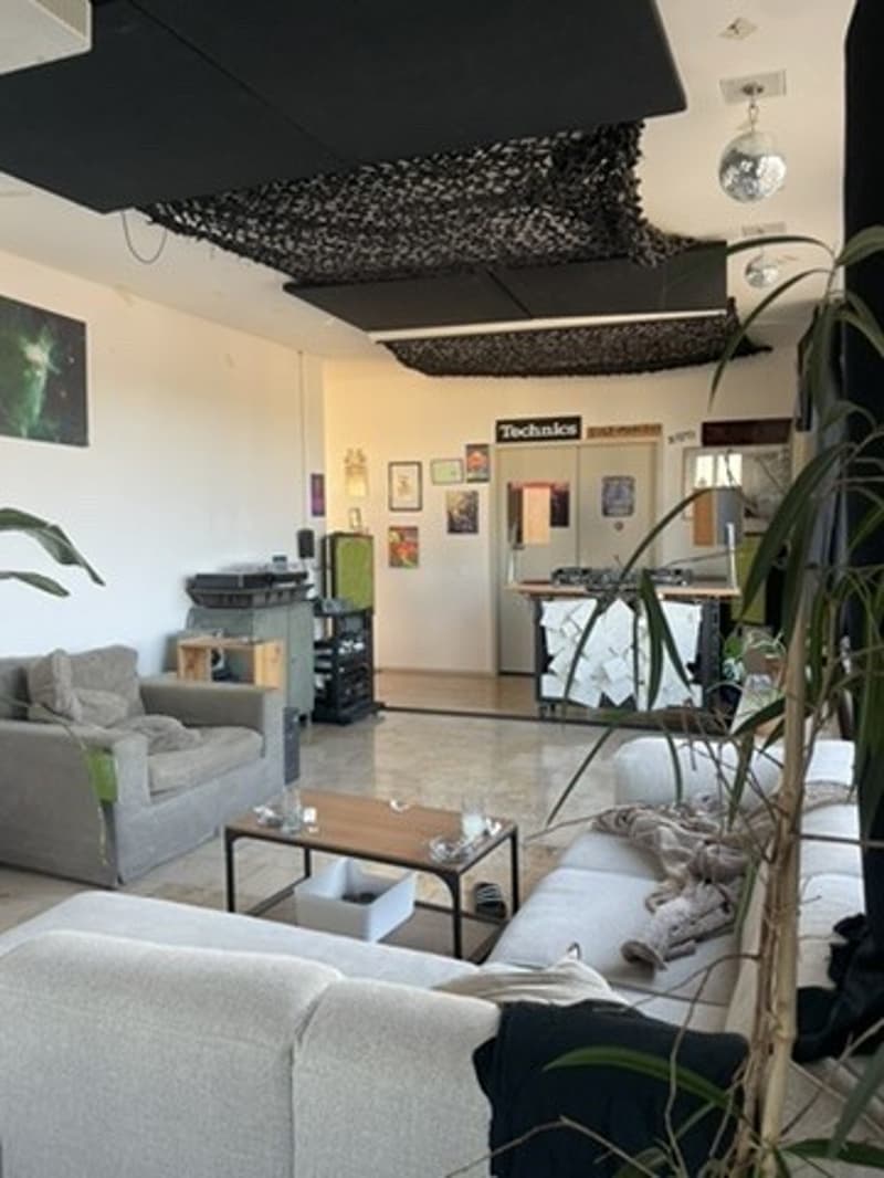 Grosses WG-Zimmer (26 m²) im 15. Stock mit Blick über Zürich (9)