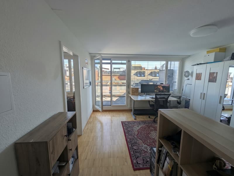 Top-Floor Studio 5 Mins from the Train Station (1)