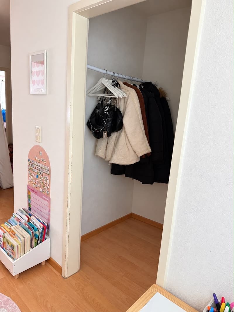 Attraktive 2.5-Zimmer-Wohnung in Dietikon (Nachmieter gesucht) (2)