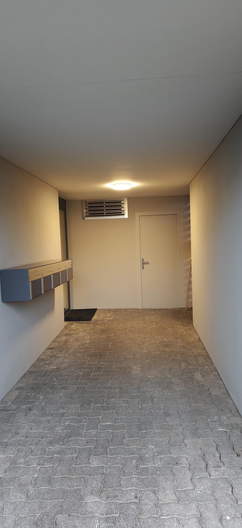 Moderne 3.5-Zimmer-Wohnung mit Balkon, Terrasse und Garagenparkplatz in Bern, Ostermundigen (2)