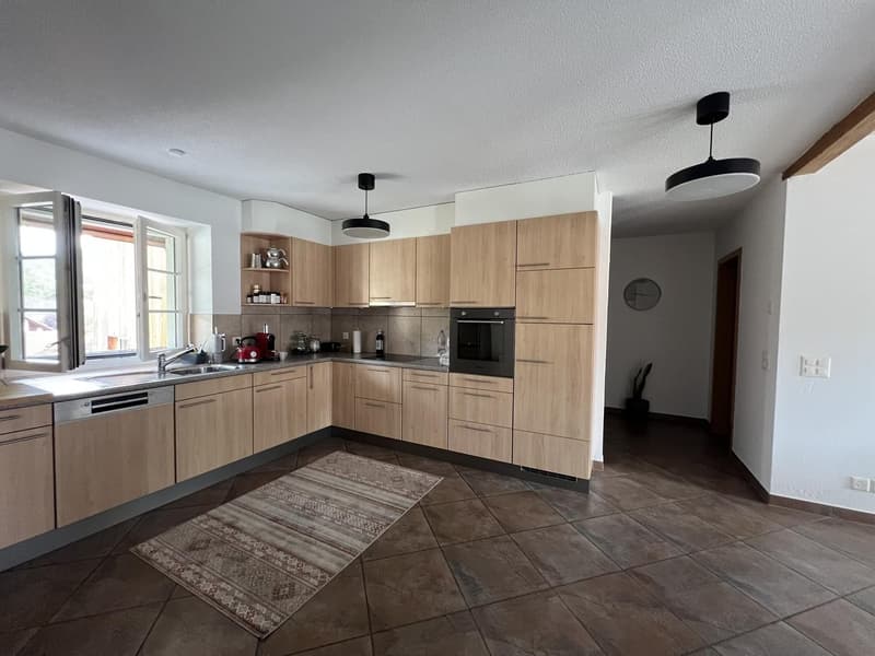 Grosszügige 5,5 Zimmer Wohnung (2)