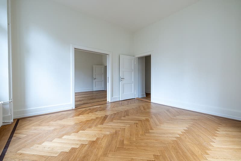 Helle, grosszügige 4.5-Zimmer-Wohnung mit 2 Balkonen, 100m2 | Bright, spacious 4.5-room apartment with 2 balconies, 100m2 (10)