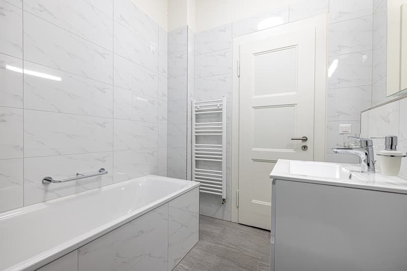 Helle, grosszügige 4.5-Zimmer-Wohnung mit 2 Balkonen, 100m2 | Bright, spacious 4.5-room apartment with 2 balconies, 100m2 (6)