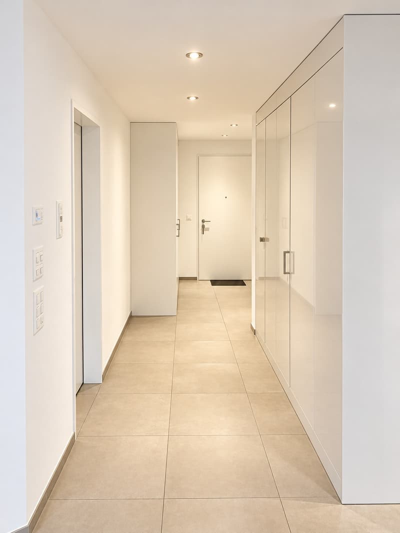 2.5-Zimmer-Wohnung mit verglastem Balkon in Freienbach 73 m² (7)