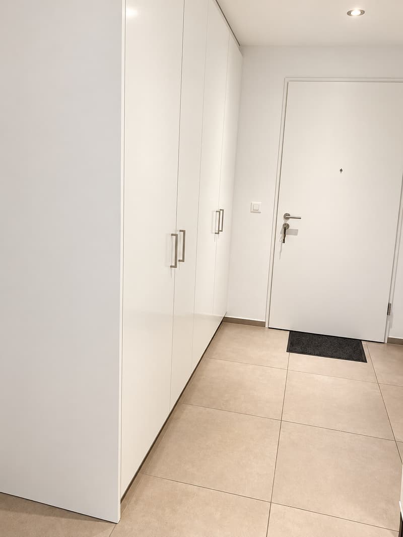 2.5-Zimmer-Wohnung mit verglastem Balkon in Freienbach 73 m² (8)