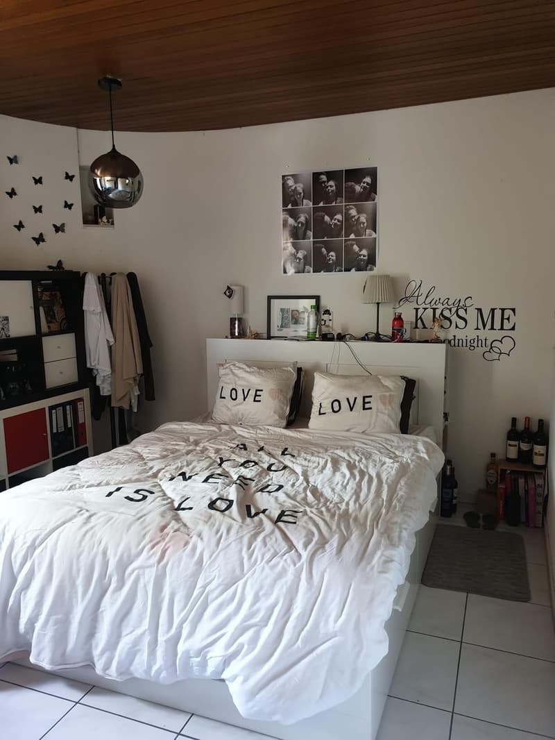 Room in 5.5 flat / Wollishofen (Kreis 2) / 1300 CHF / December 1st (or earlier in the guest room) / short or long term contract (1)