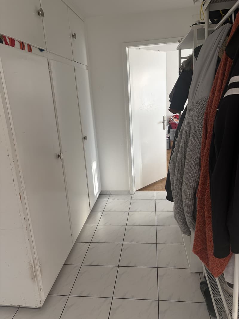 2-Zimmer-Wohnung mit grossem Balkon und schöner Aussicht in Effretikon (9)