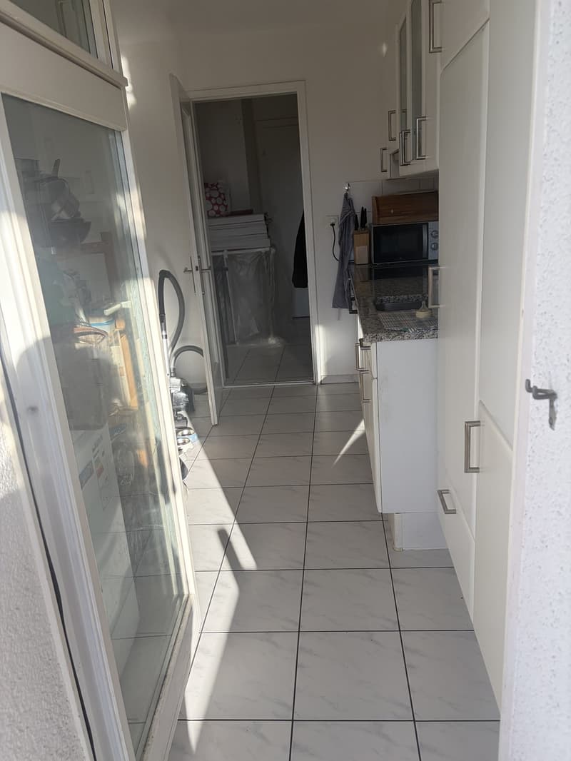 2-Zimmer-Wohnung mit grossem Balkon und schöner Aussicht in Effretikon (4)