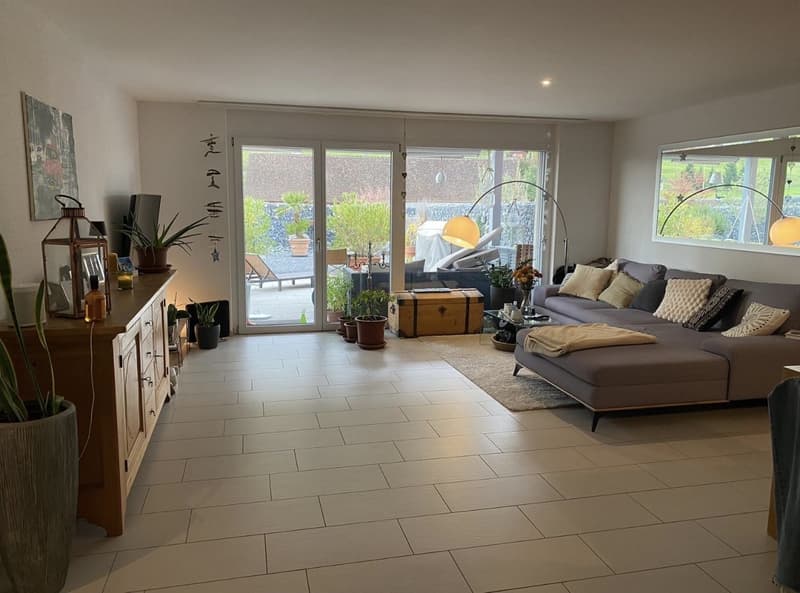 Helle 2.5-Zimmer-Wohnung mit grossem Balkon in Eglisau frei ab 1. Dezember! (1)